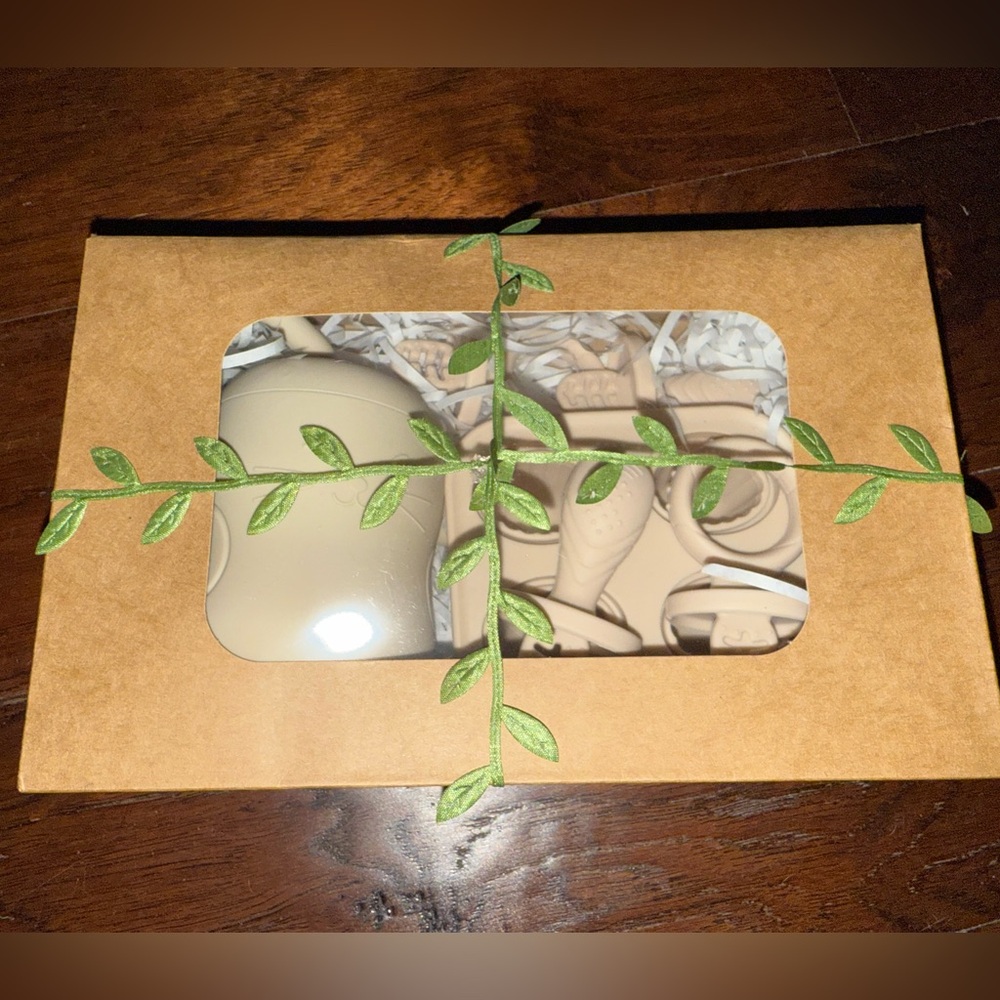 New Gender Neutral Baby Feeding Gift Set